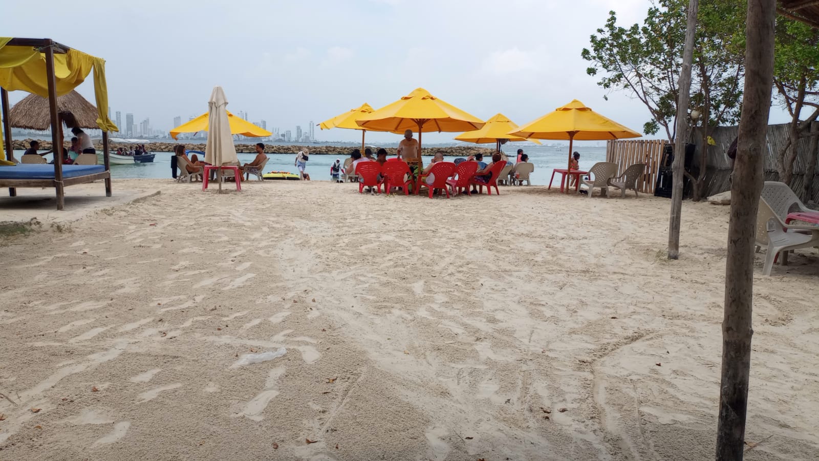 Madonna Beach Premium - Imagen 10